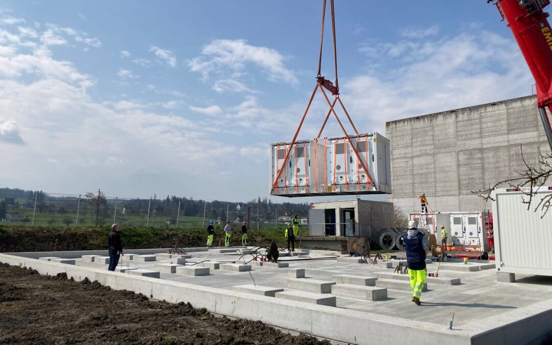 Batteriespeicher erfolgreich in Betrieb genommen